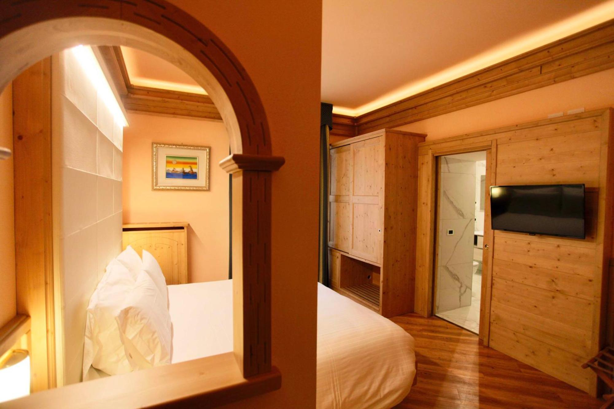 Hotel Cima Rosetta - BW Signature Collection ซานมาร์ตีโนดีกัสตรอสซา ภายนอก รูปภาพ
